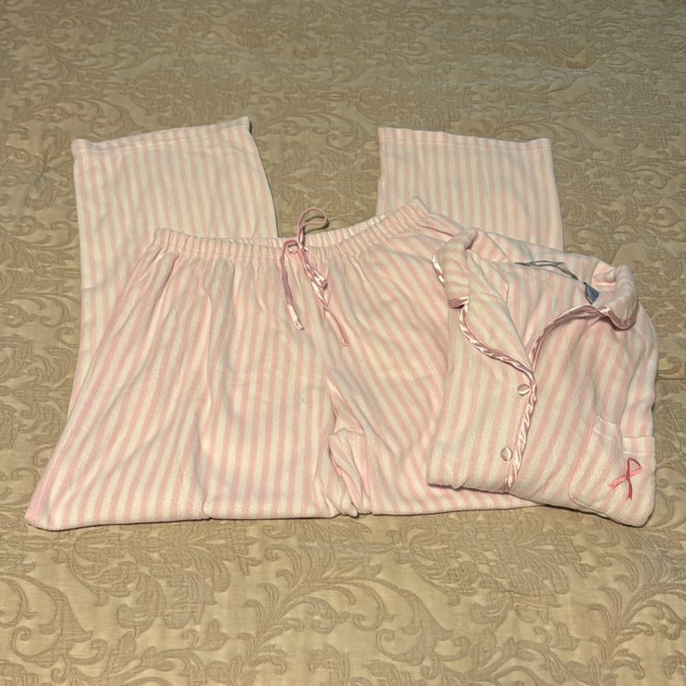 EUC Jasmine Rose Breast Cancer Pajama Set